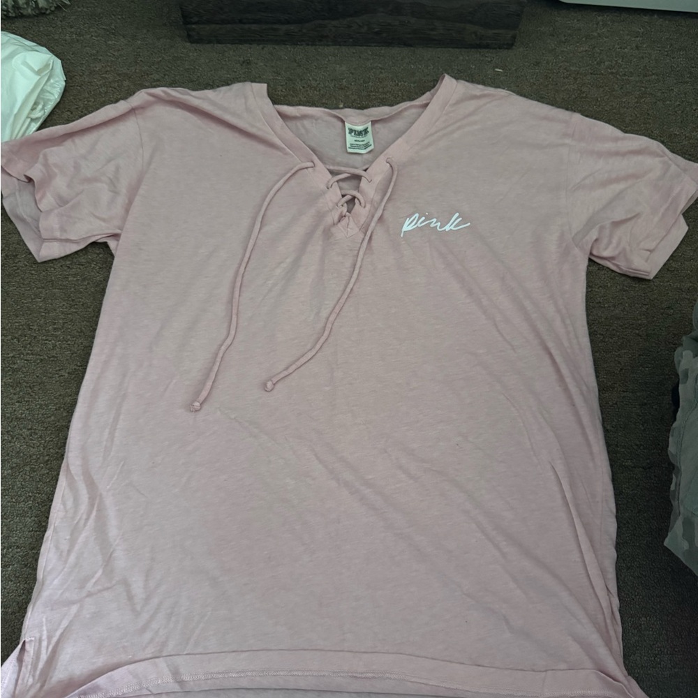 light pink t shirt